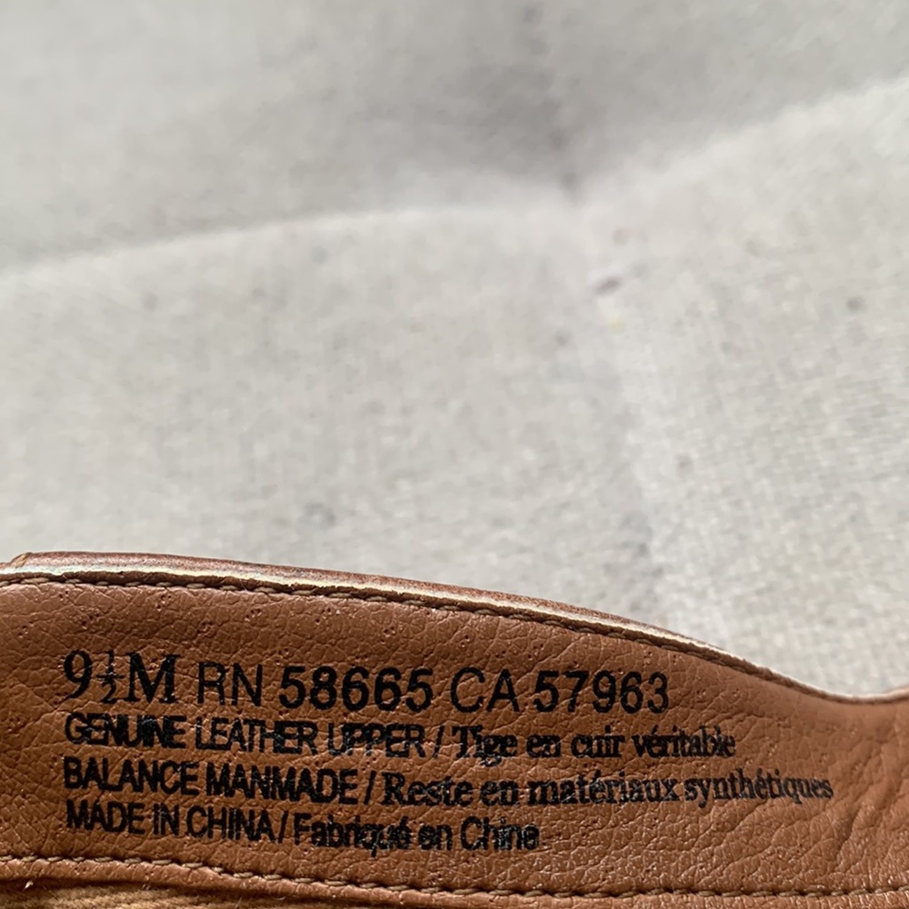 B.P. Women's Brown Block Heel Leather Bootie Size 9.5 - Picture 15 of 15